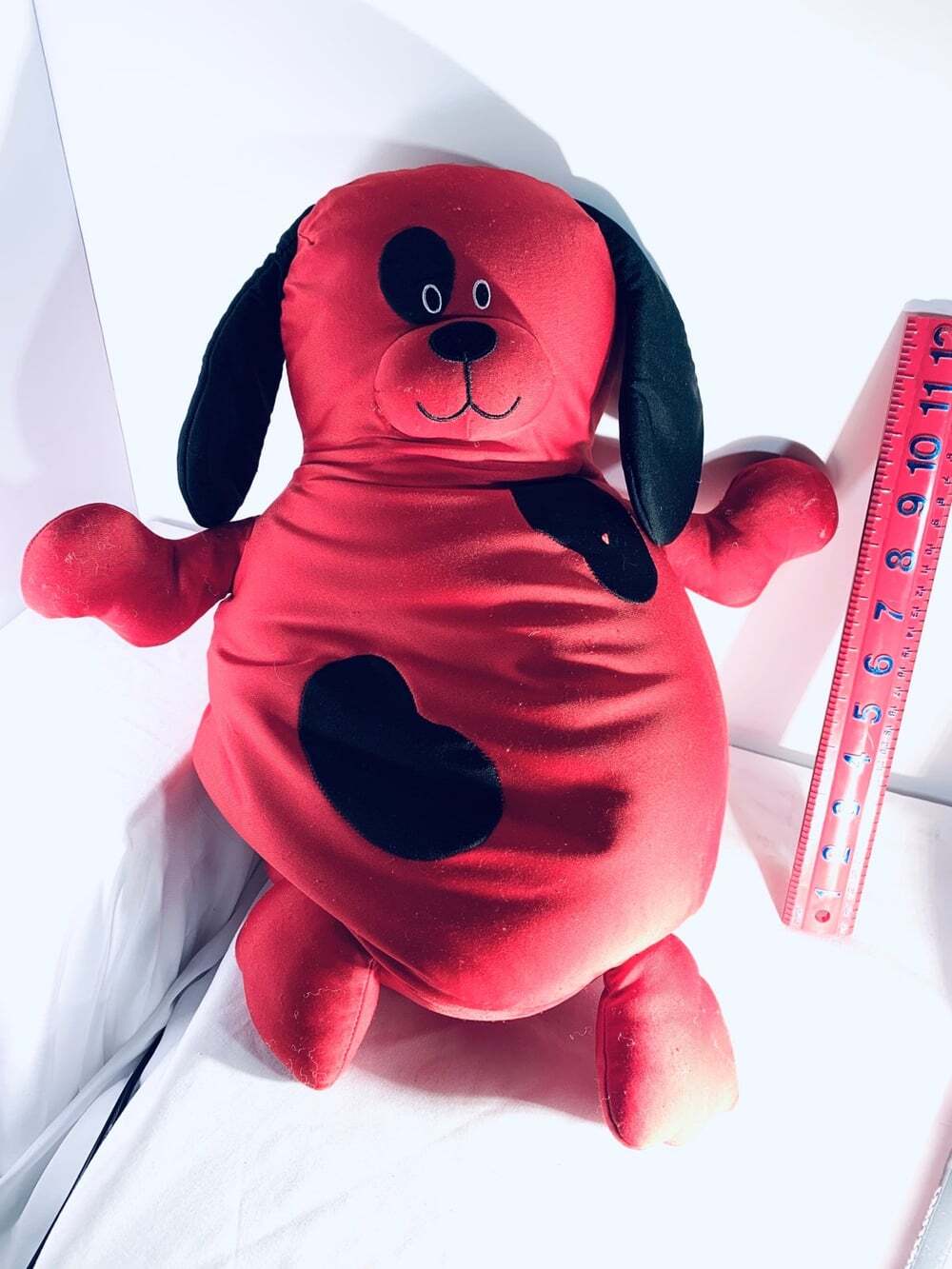 Red Dog black spot bean bag 2005 pillow plush Commonwealth